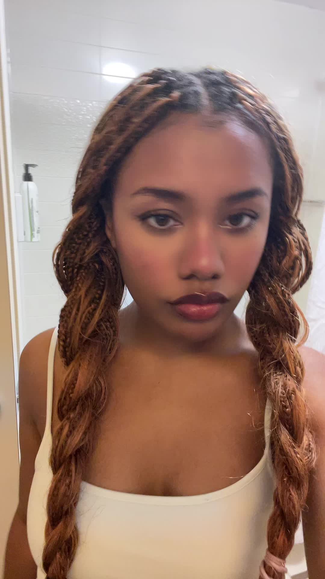 @Bella