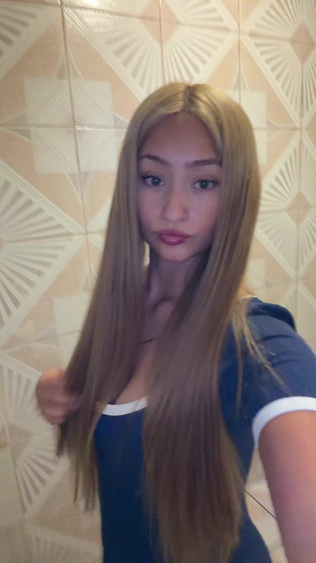 @x.anya