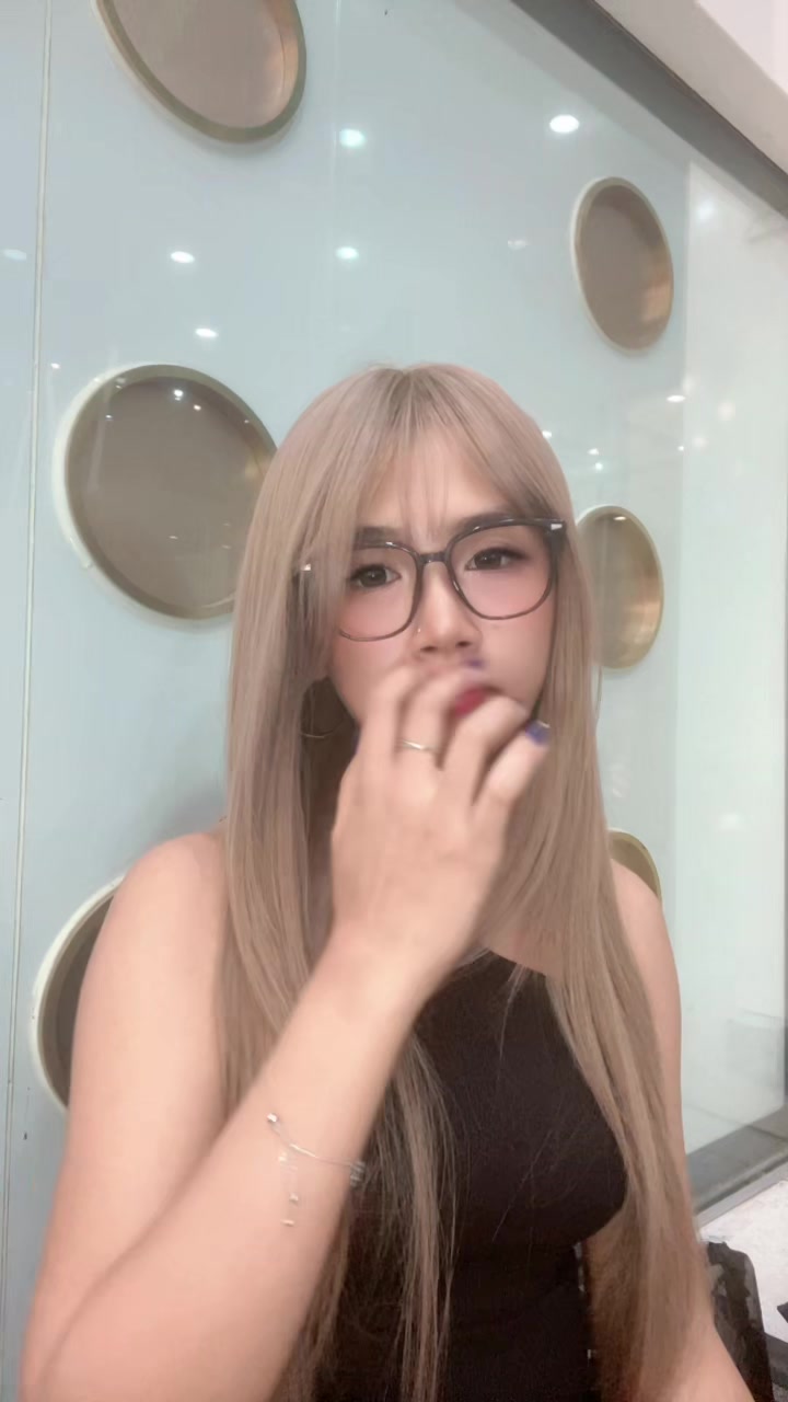 @👑𝙌𝙐𝙀𝙀𝙉𝙇𝙔👑