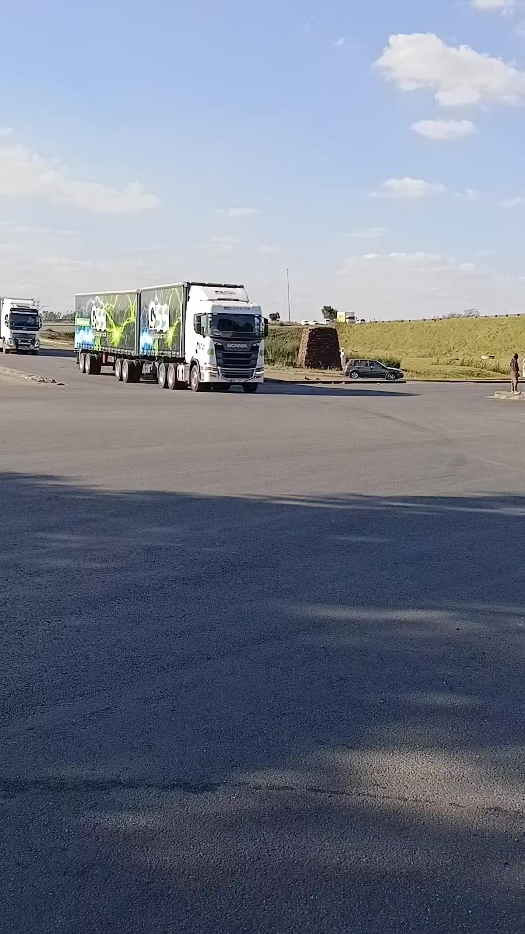 @Young 2k truck spotter