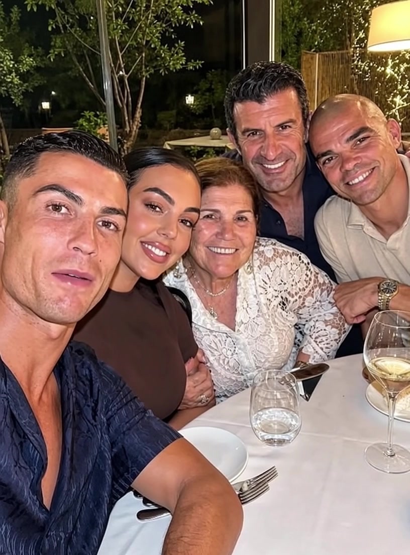 @Cr7 world