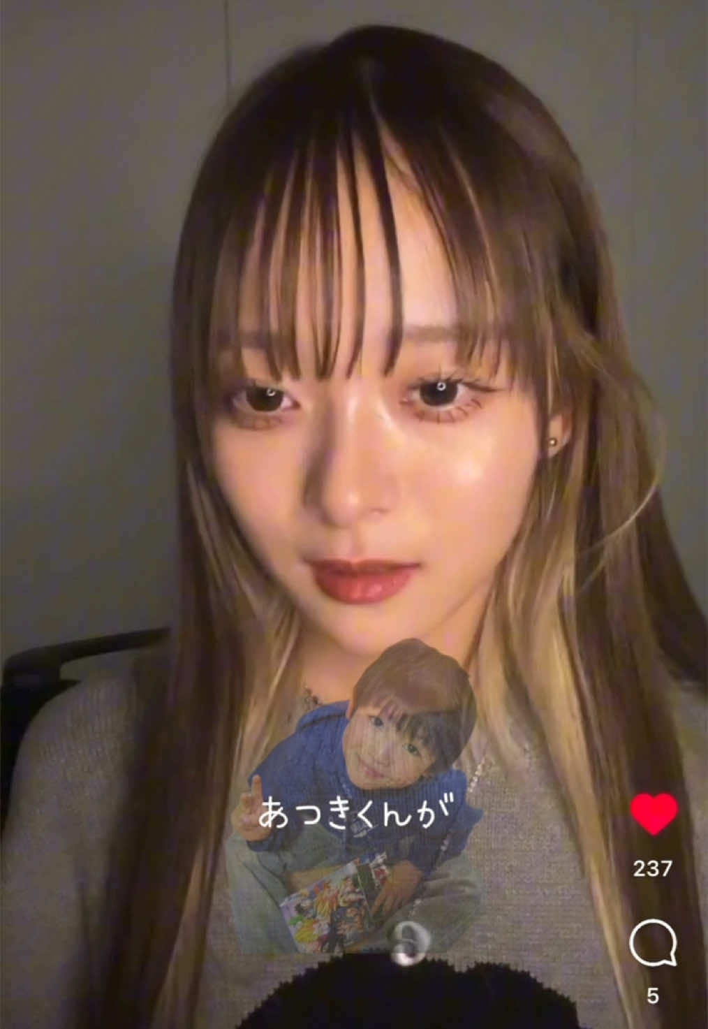 @く