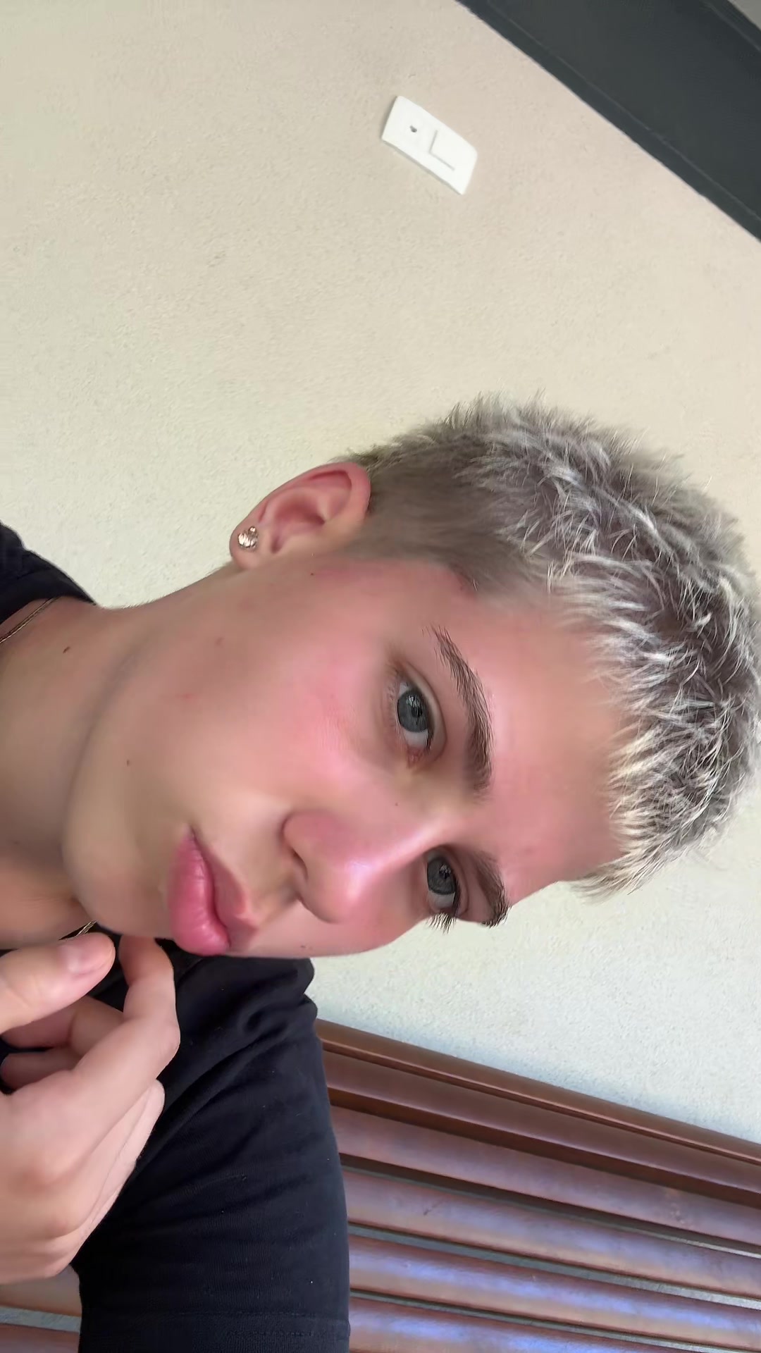 @Emi
