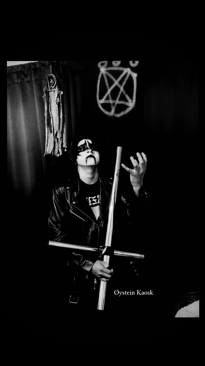 @Øystein Kaosk💿🖤🗡️