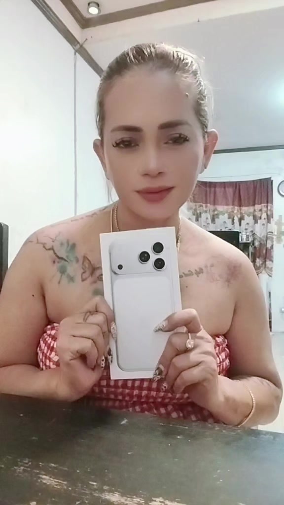 @DBT_D _EMO Slowmo_Queen