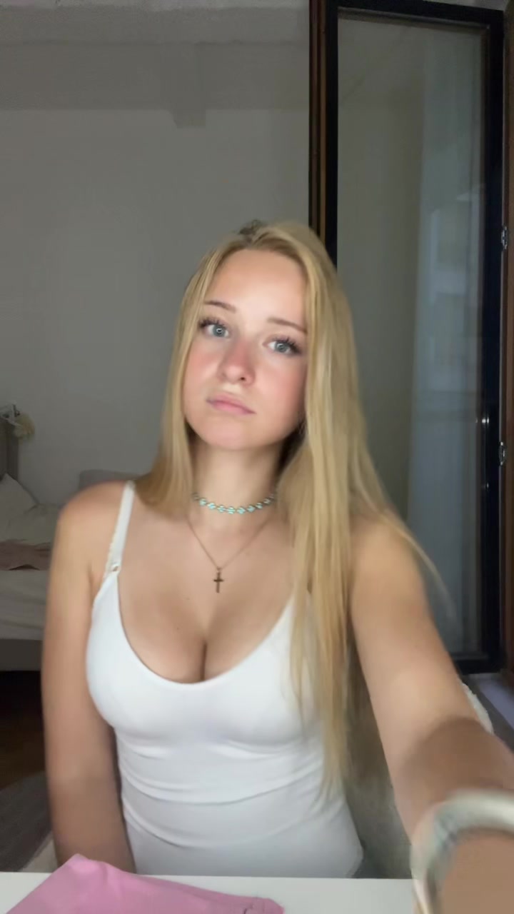 @Laraaaa🇷🇸