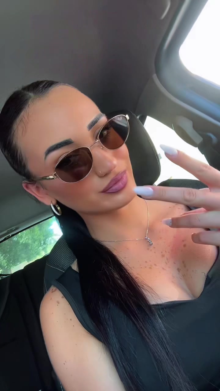 @𝐿𝒾𝓃𝒹𝒶👑