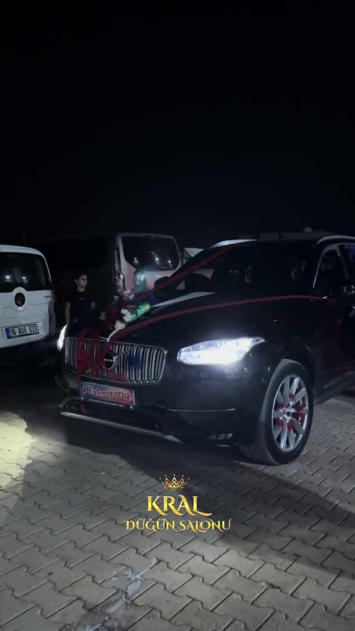 @KRAL D&Uuml;Ğ&Uuml;N SALONU