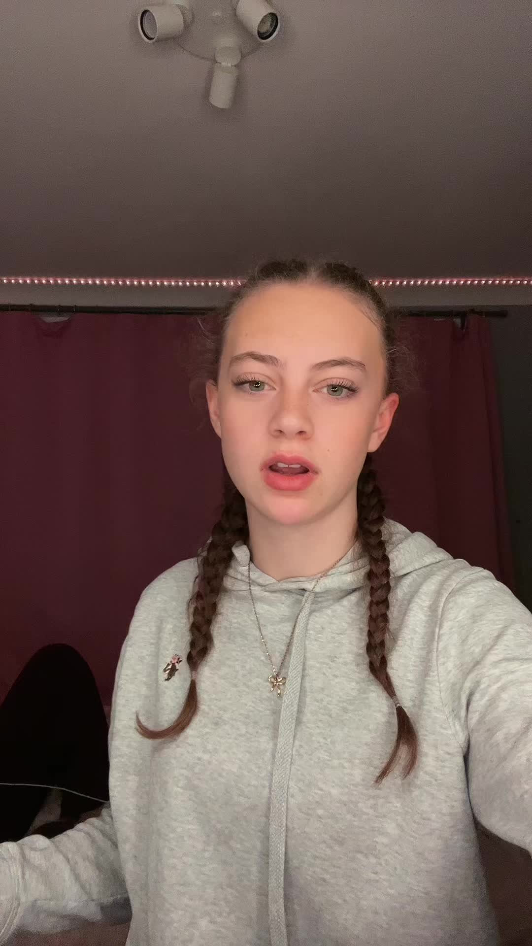 @𝓛𝓲𝓵𝔂 𝓪𝓷𝓷
