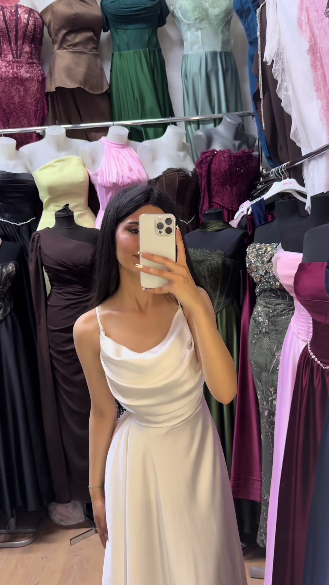@Kiraye_ziyafett_geyimleri