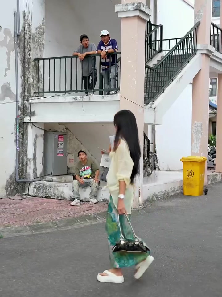 @Cả Rổ Phim