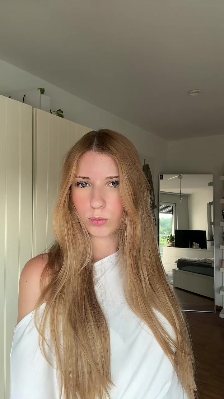 @laura