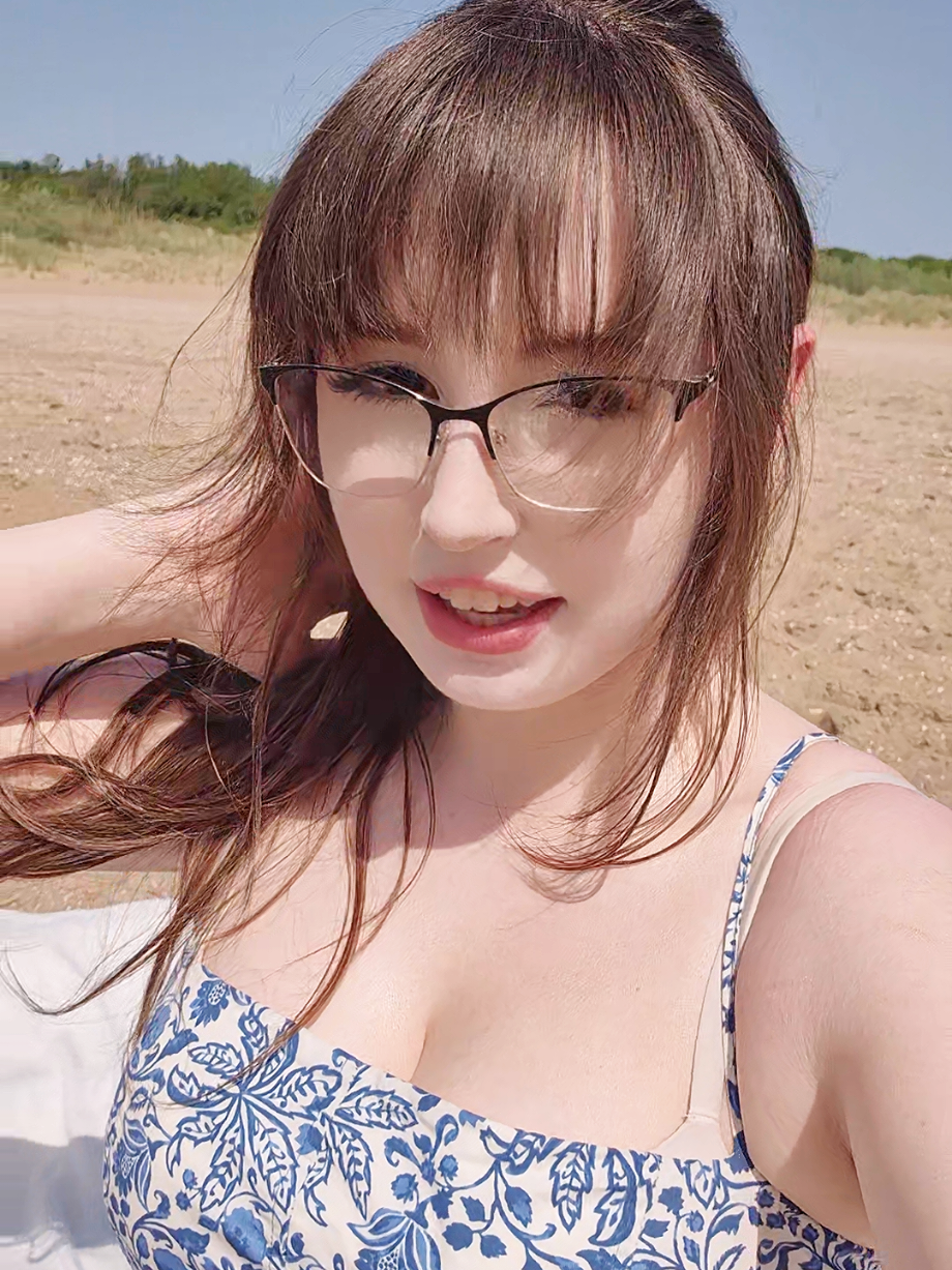 @twitch.tv/nikari_cosplay
