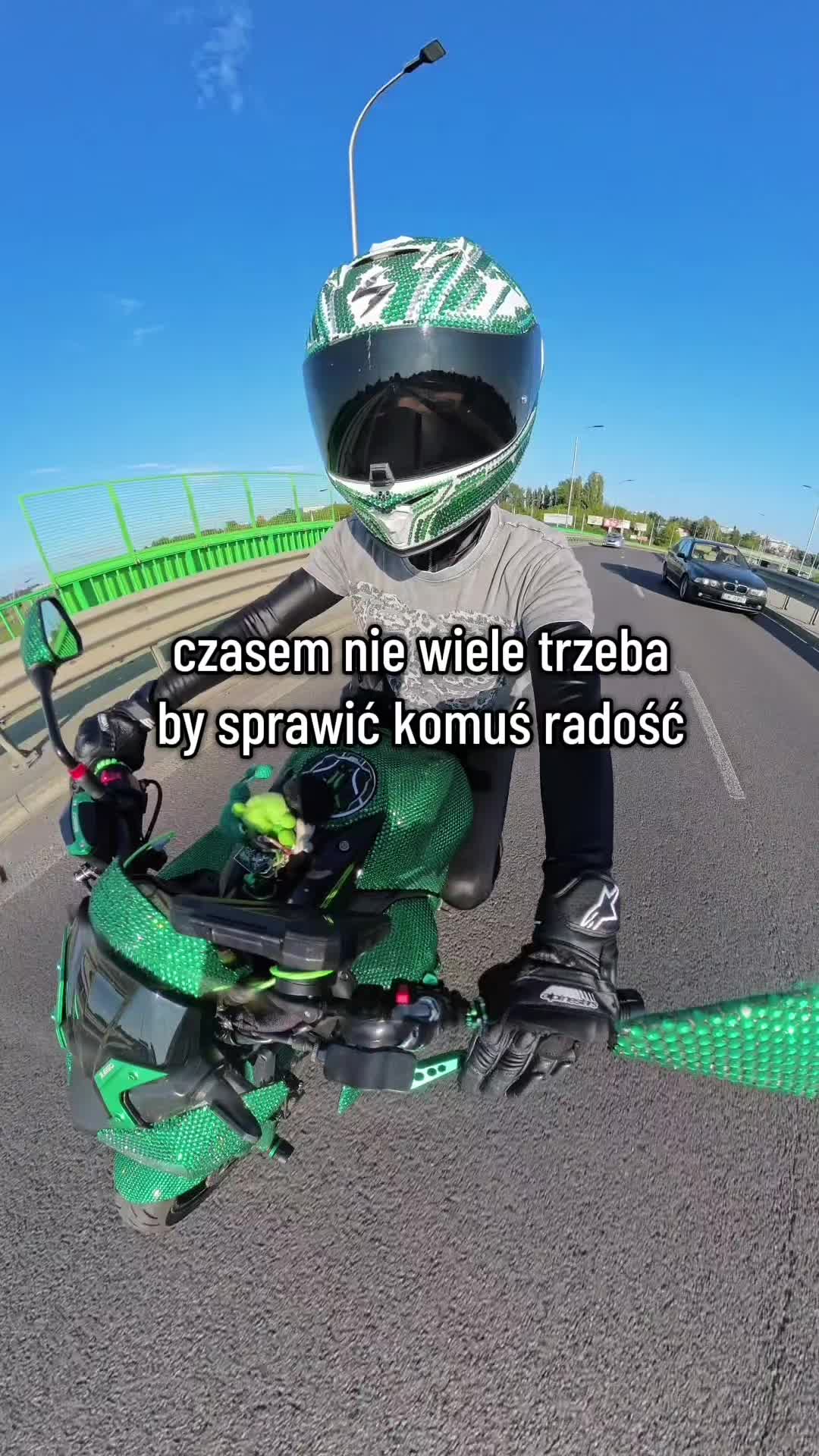 @🄺🄰🅆🄰🄶🄸🅁🄻85