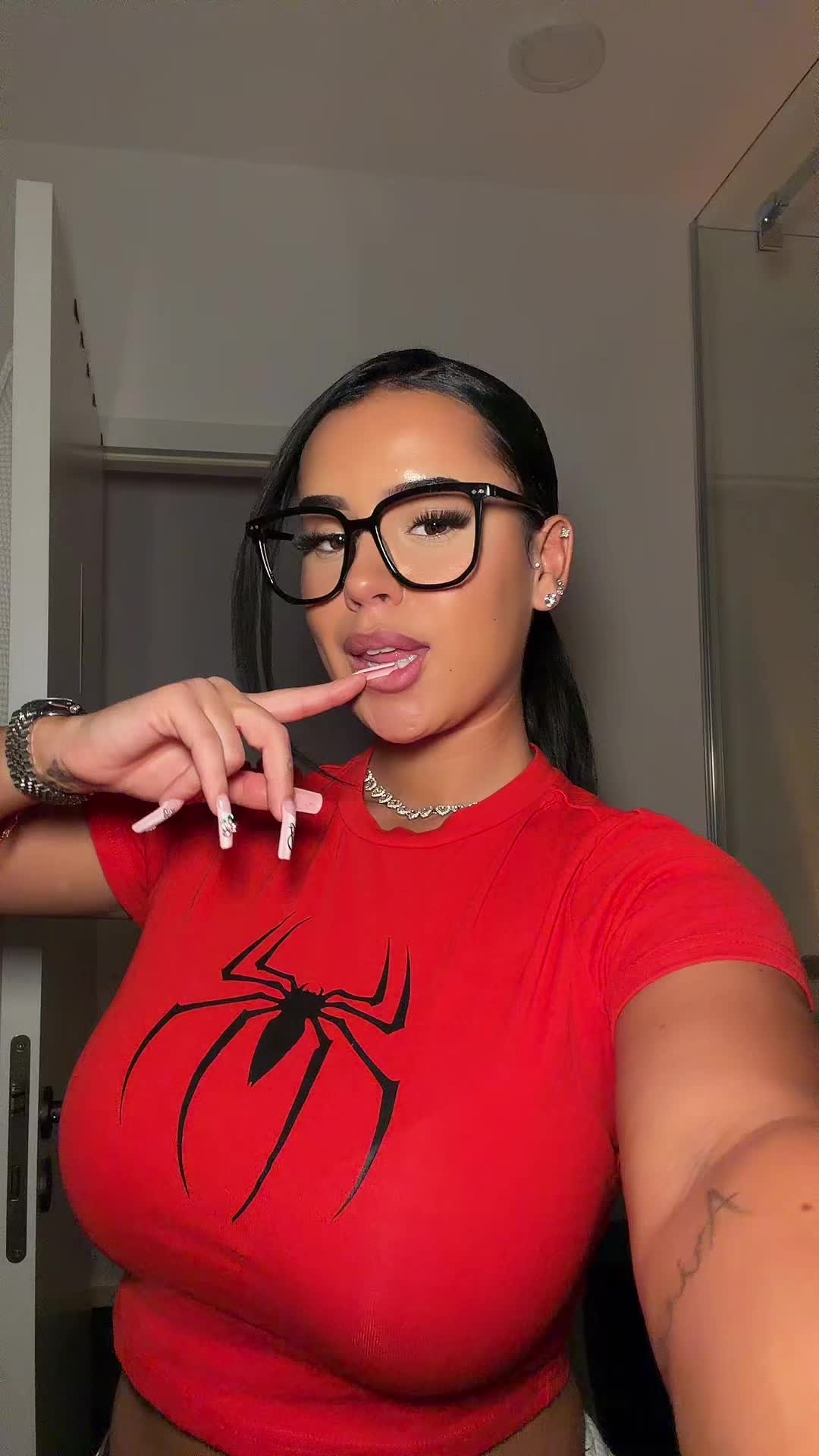 @𝓡𝓸𝓶𝔂 ✨