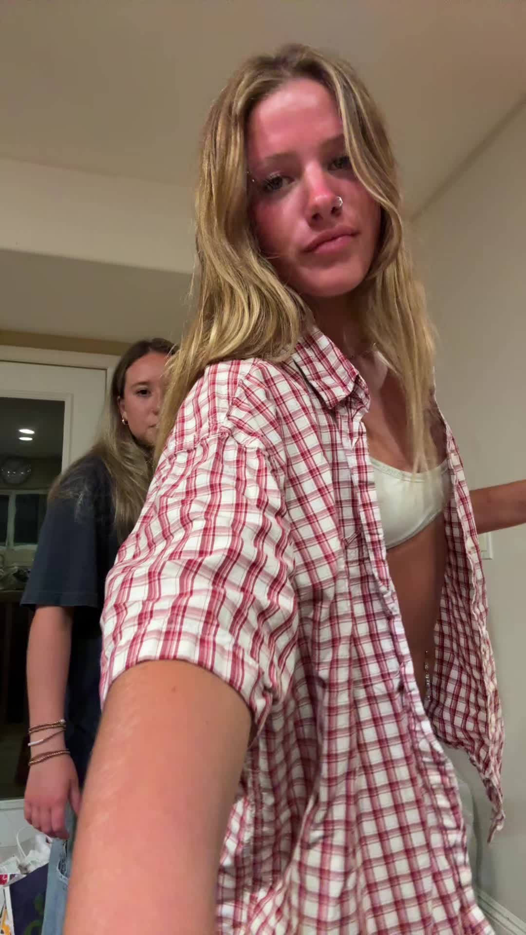 @vivian