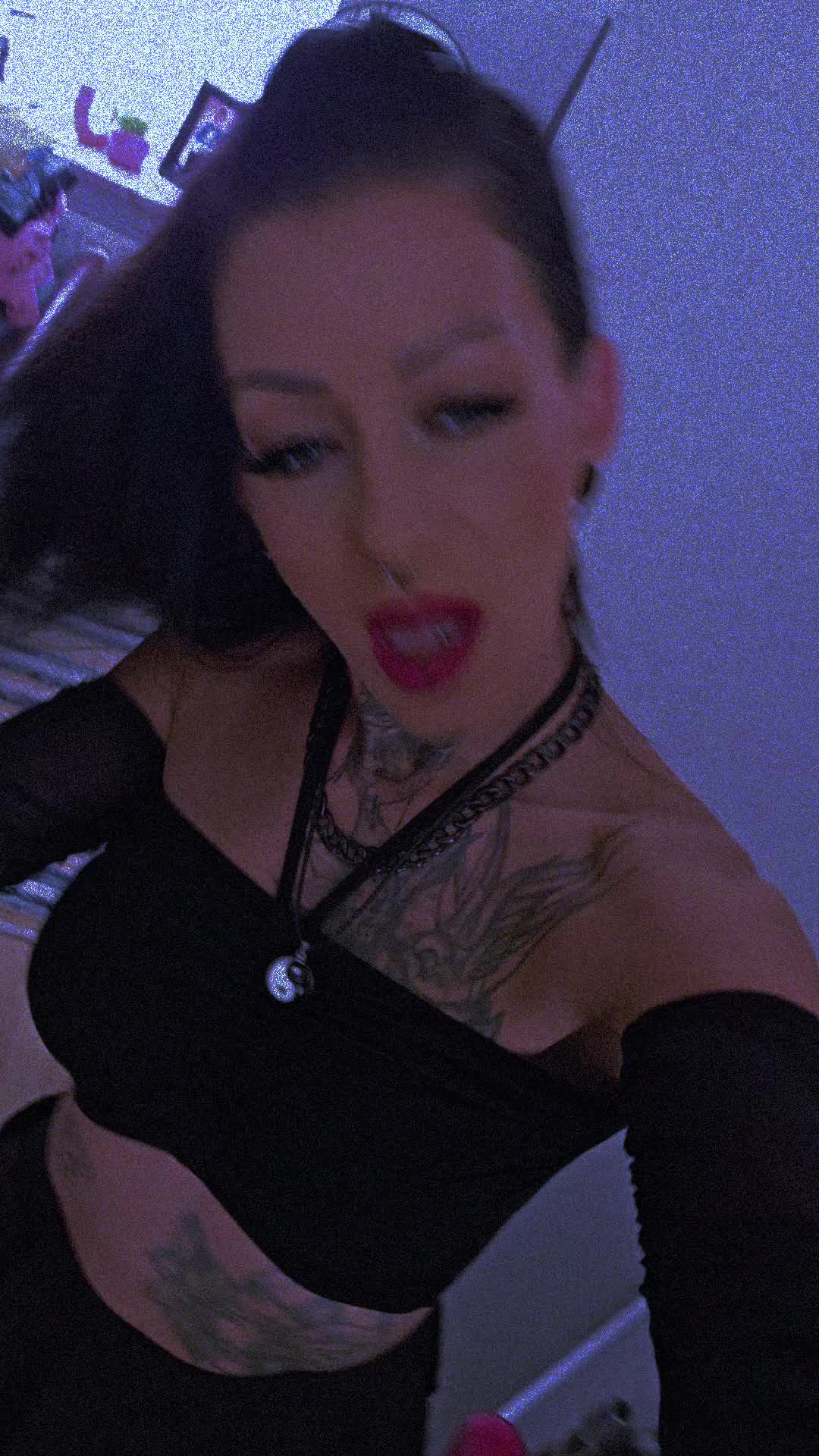 @🖤Lady Kalaschnikov🖤