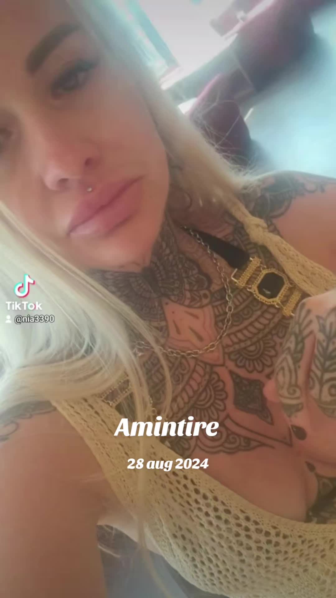 @Nia