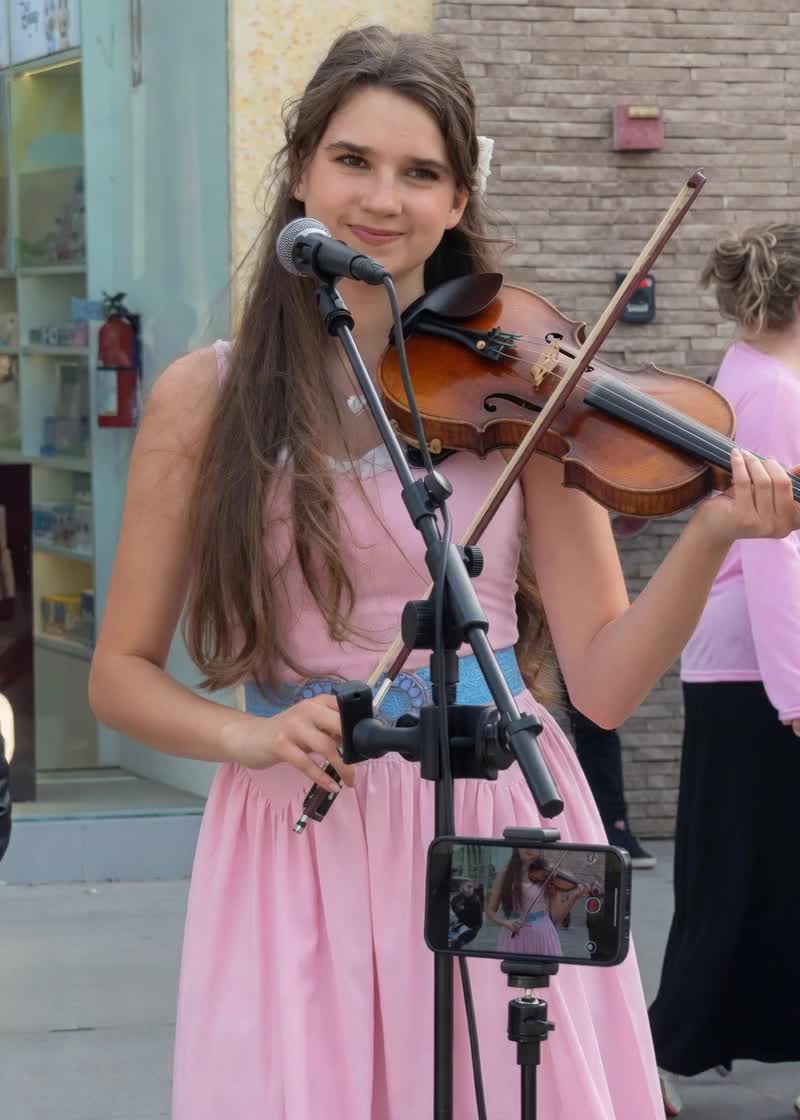 @Mon10k