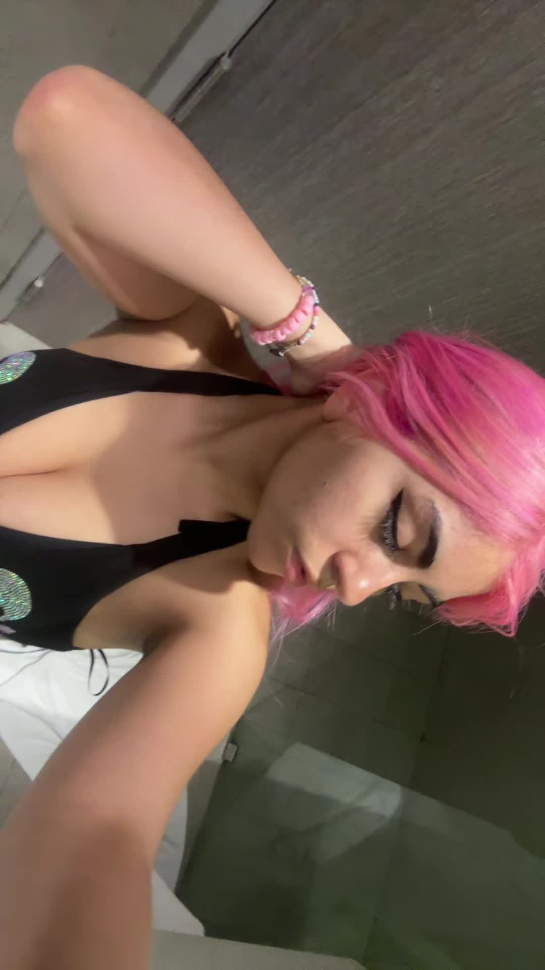 @Crazypink