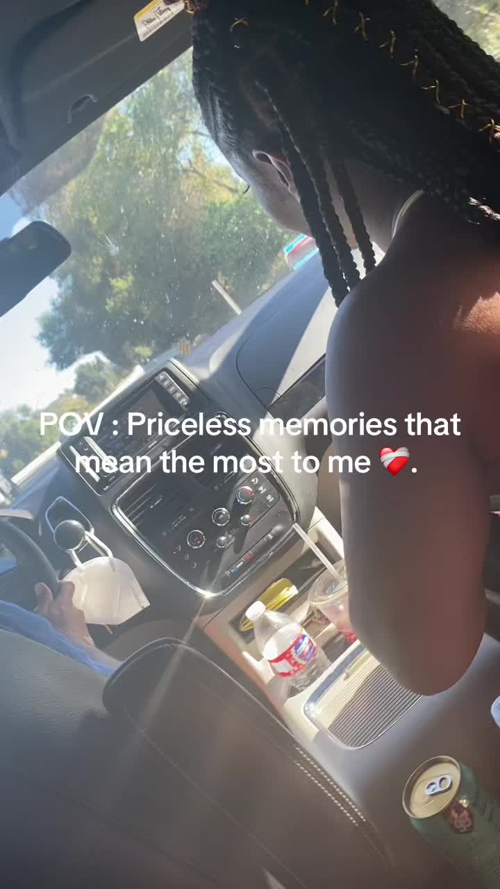 @SheBloomsLotus_Victoria