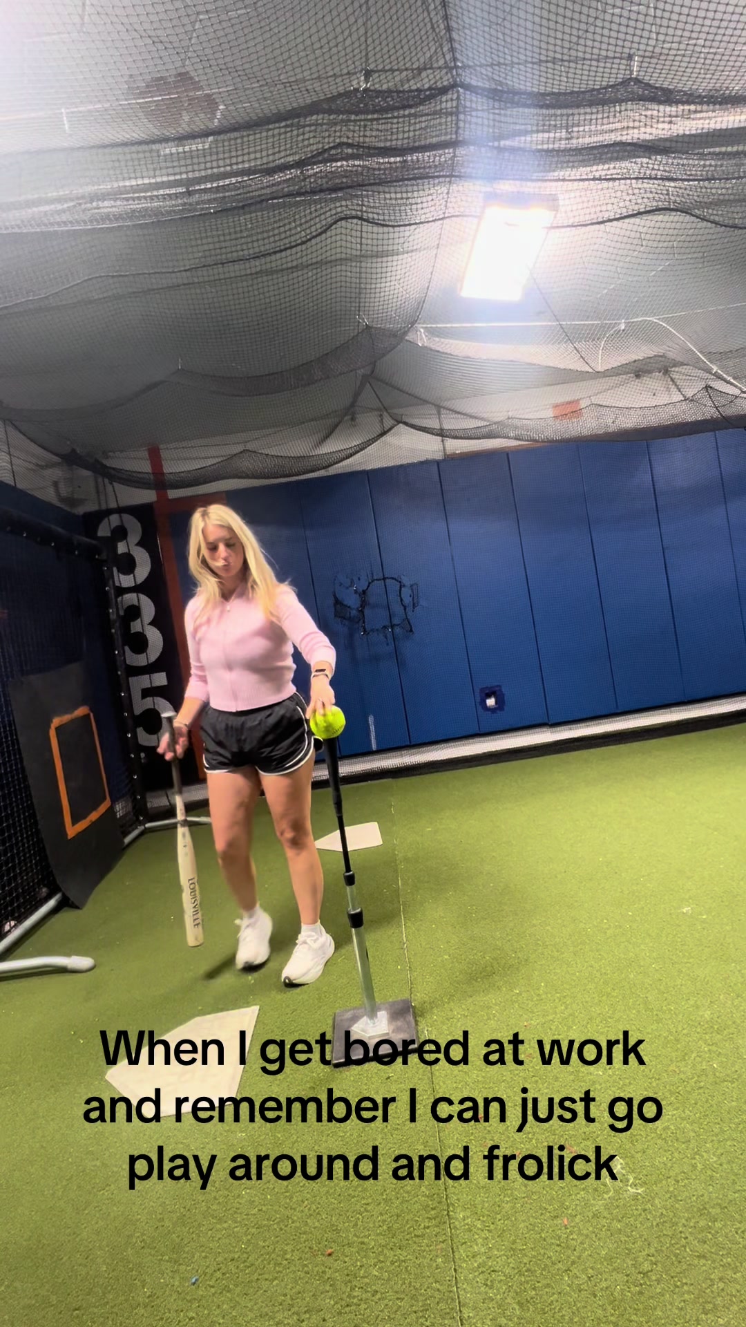 @aminahwood_