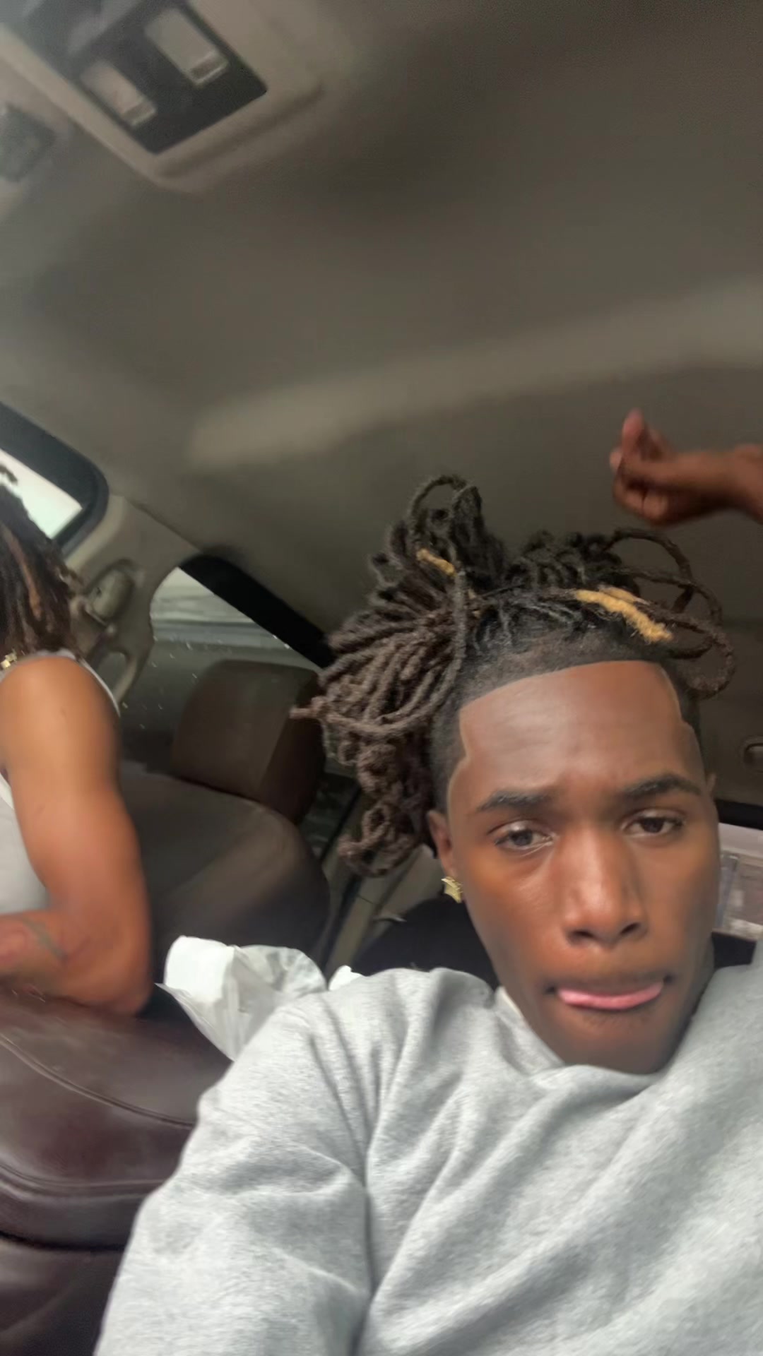 @zy