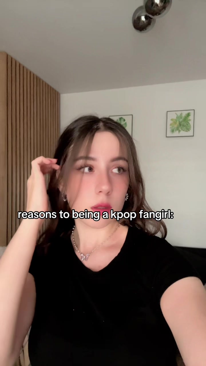 @𐙚 katiee saw bts