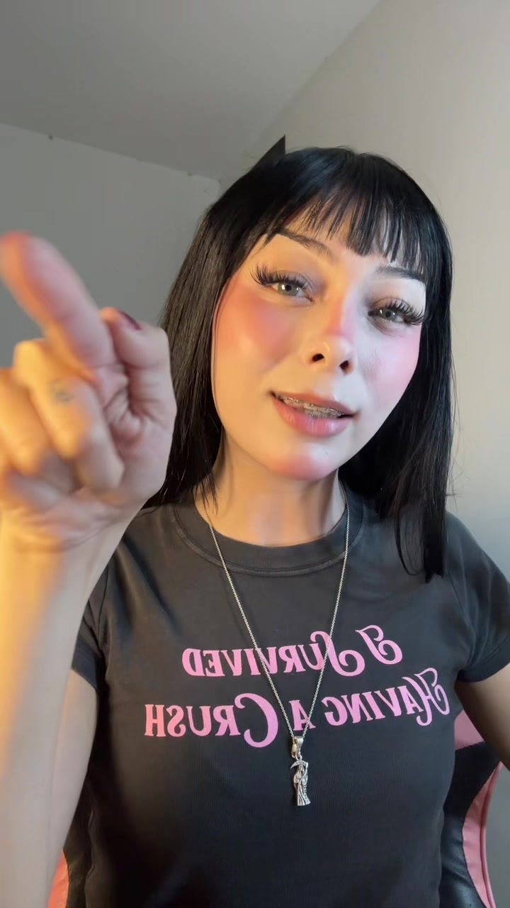 @SkinnyGhostiee🧛🏻&zwj;♀️