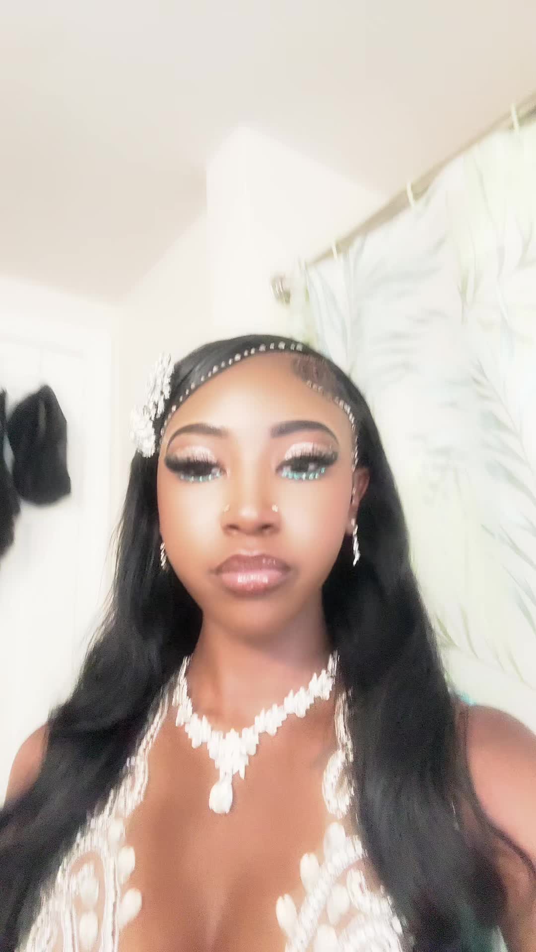 @*kyra🎀