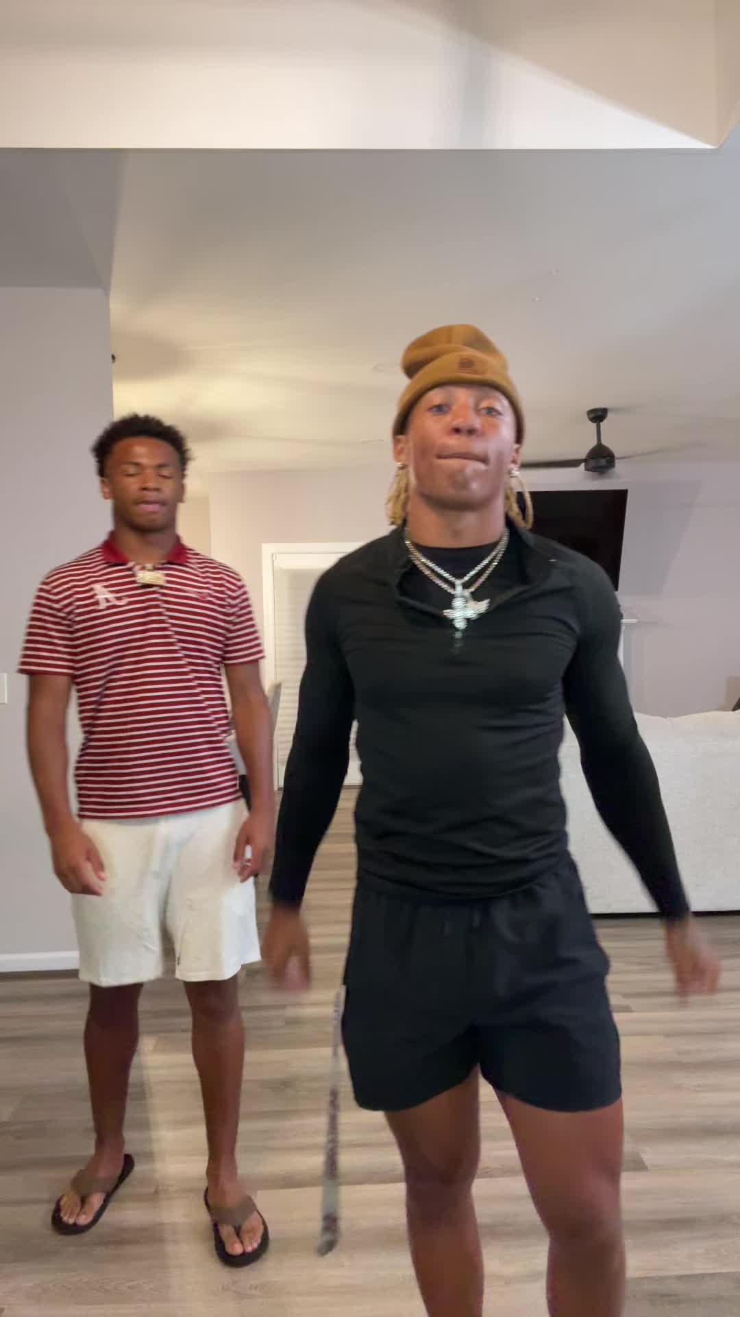 @Hollywoodmari0