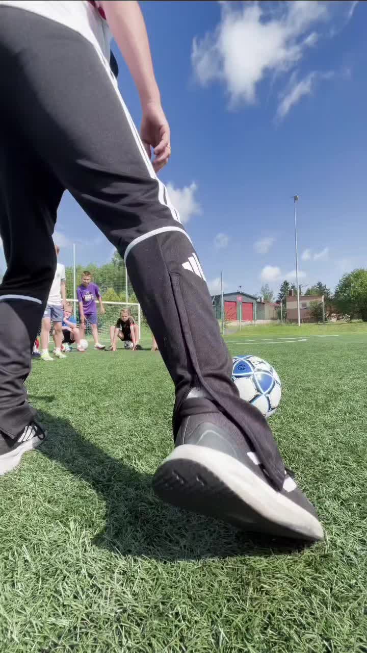@Trener Dryblingu Piłkarskiego