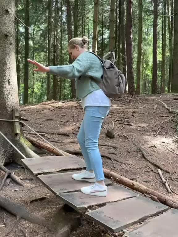@mona