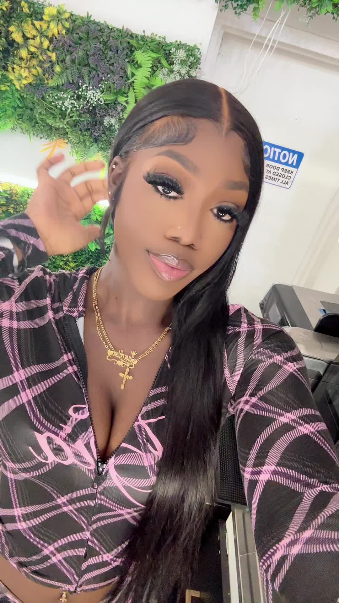 @Queen shit bltch