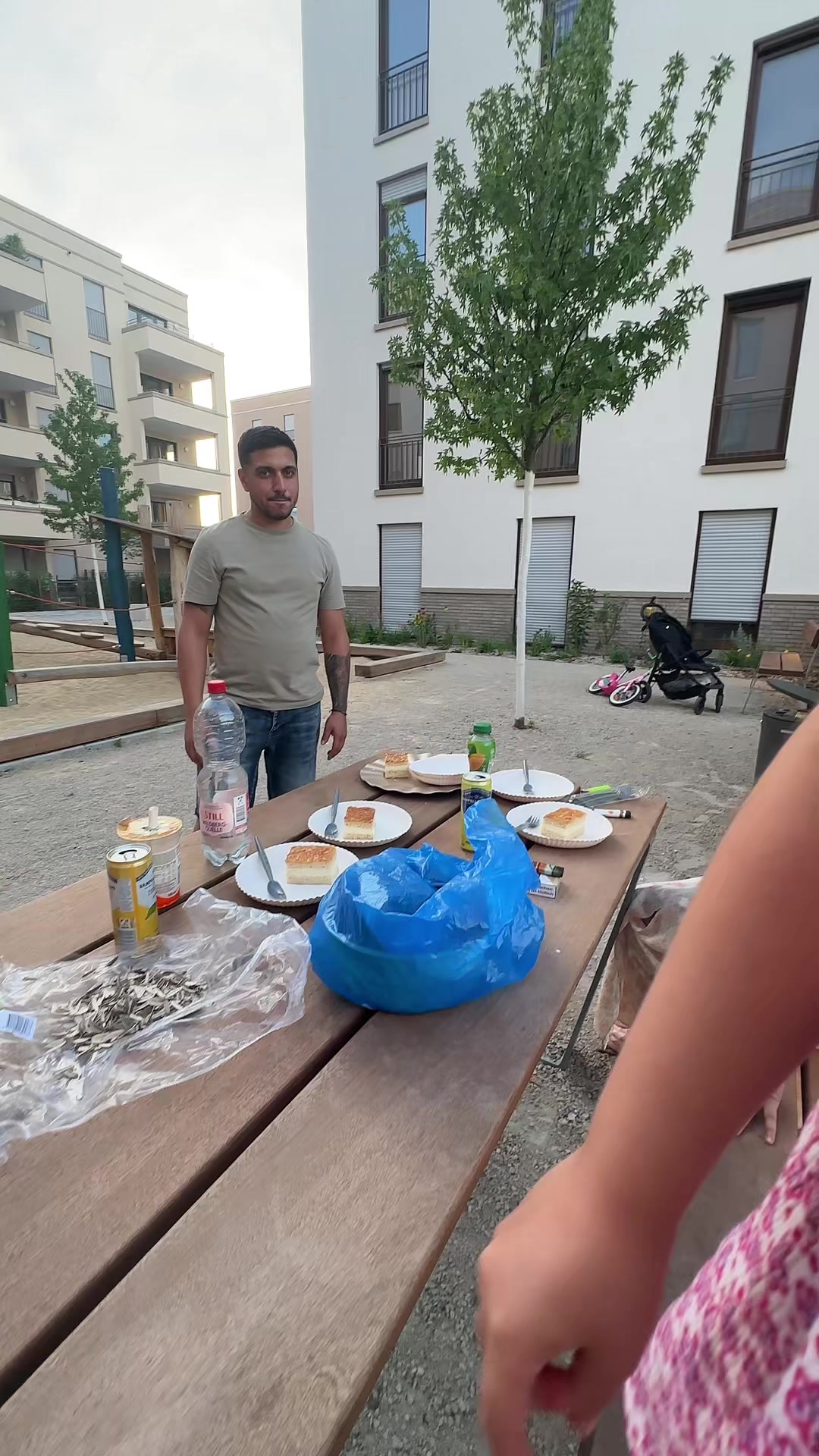 @G&uuml;l Azra
