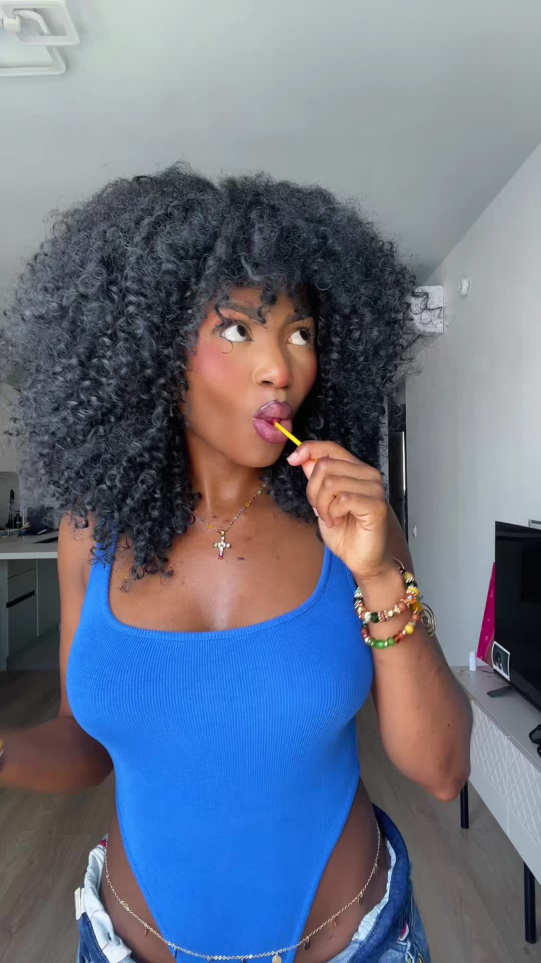 @It’s Julie🇨🇲🇷🇺