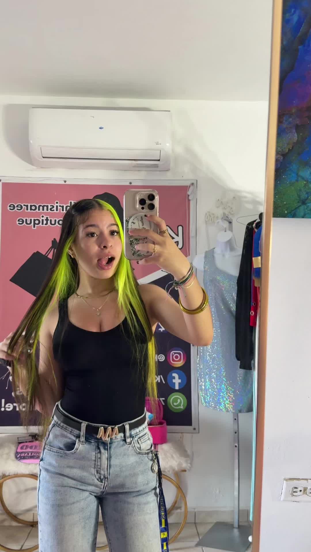 @𝐲𝐞𝐲𝐢𝐢<𝟑