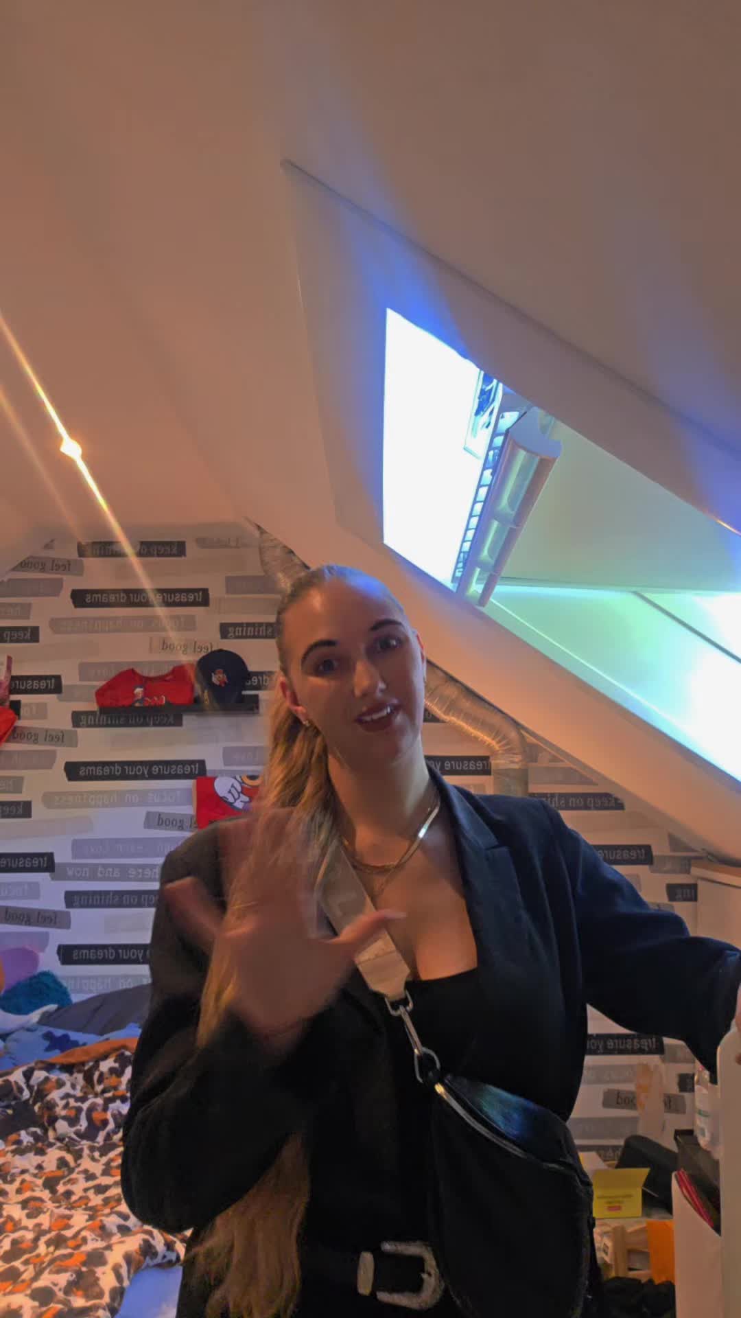 @Rosalien ๐ฆ