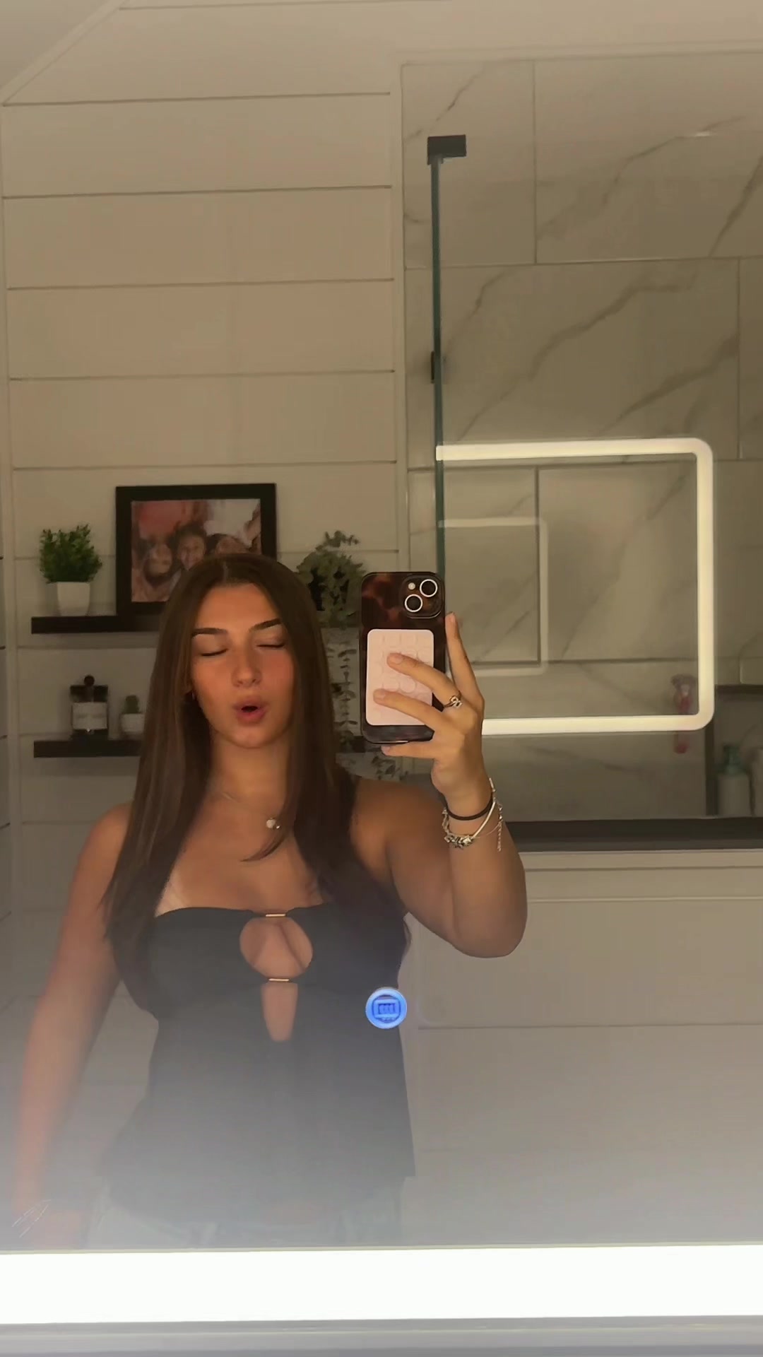 @whatthehella