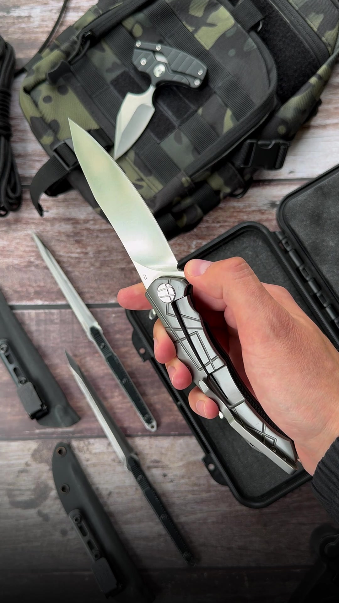 @survival.knives