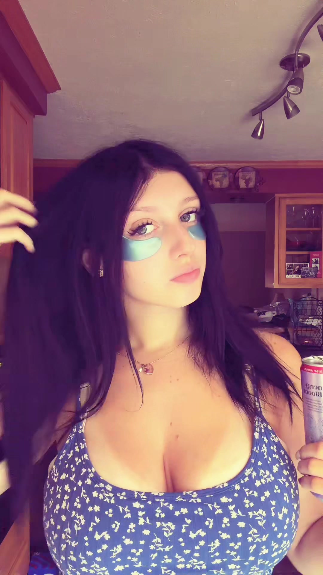 @Ava