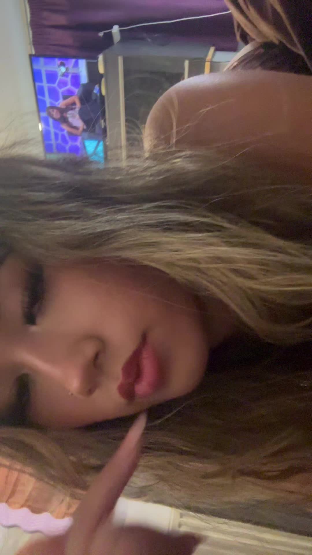 @chloes spam😛
