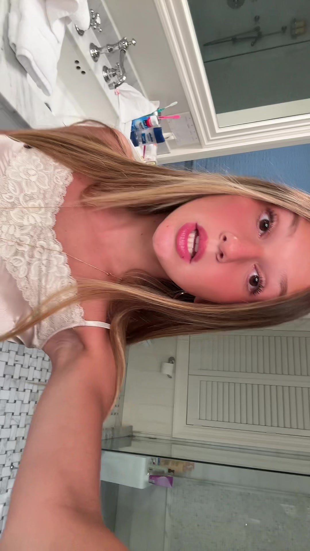 @lolaschiffer
