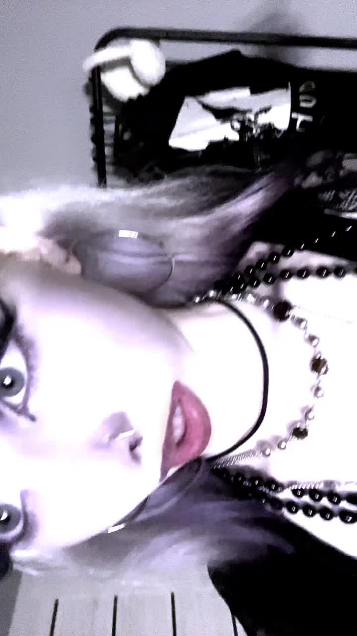 @darkdahlia🦇