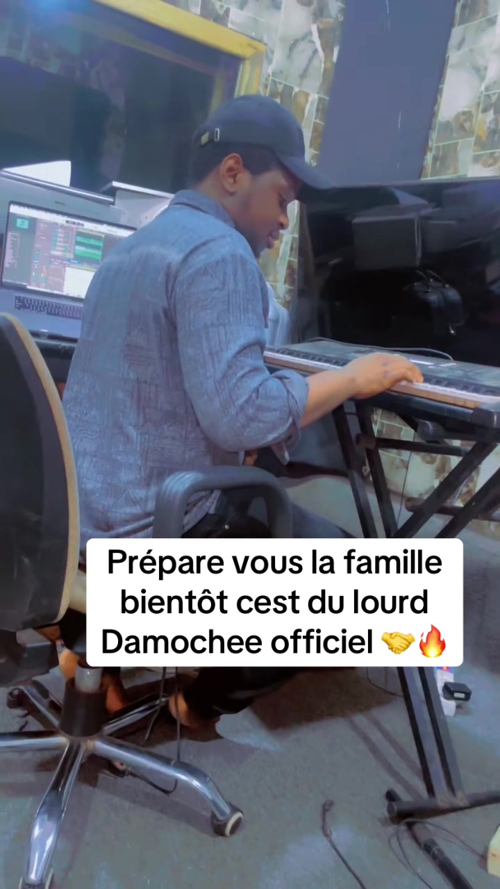 @Damochee_Officiel