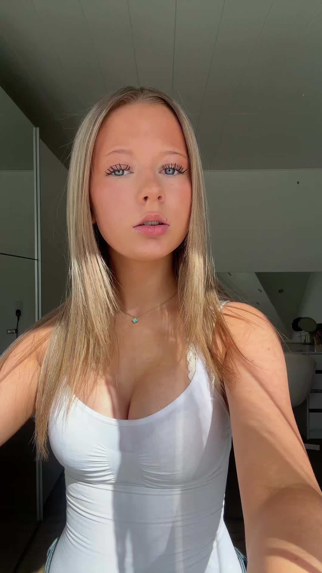 @thalia.pae