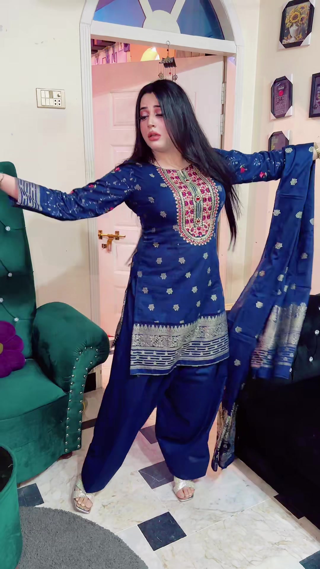 @👑cHaHaT QuEeN👑🧚🏻♀️