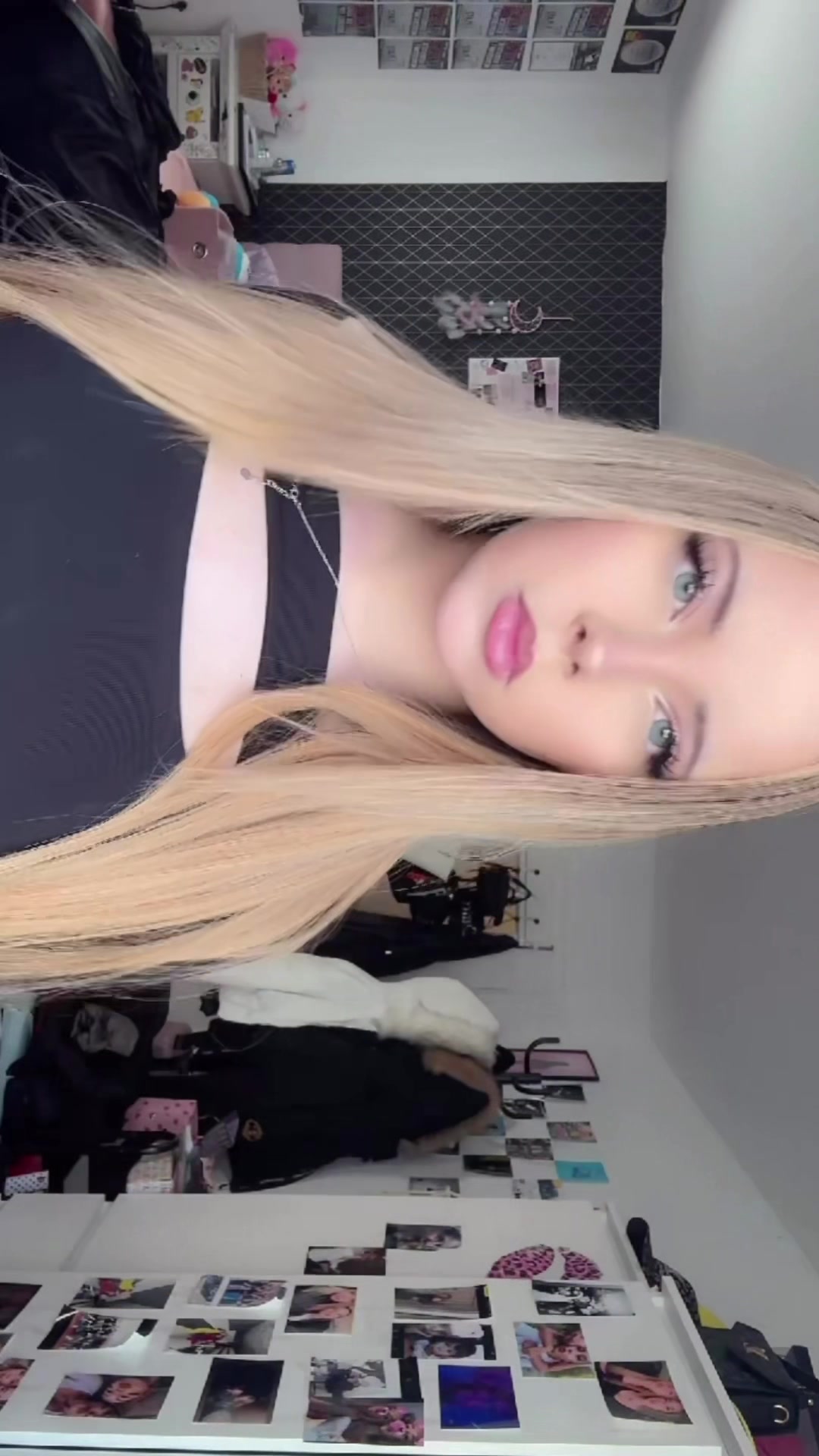 @🧛🏼♀️💋