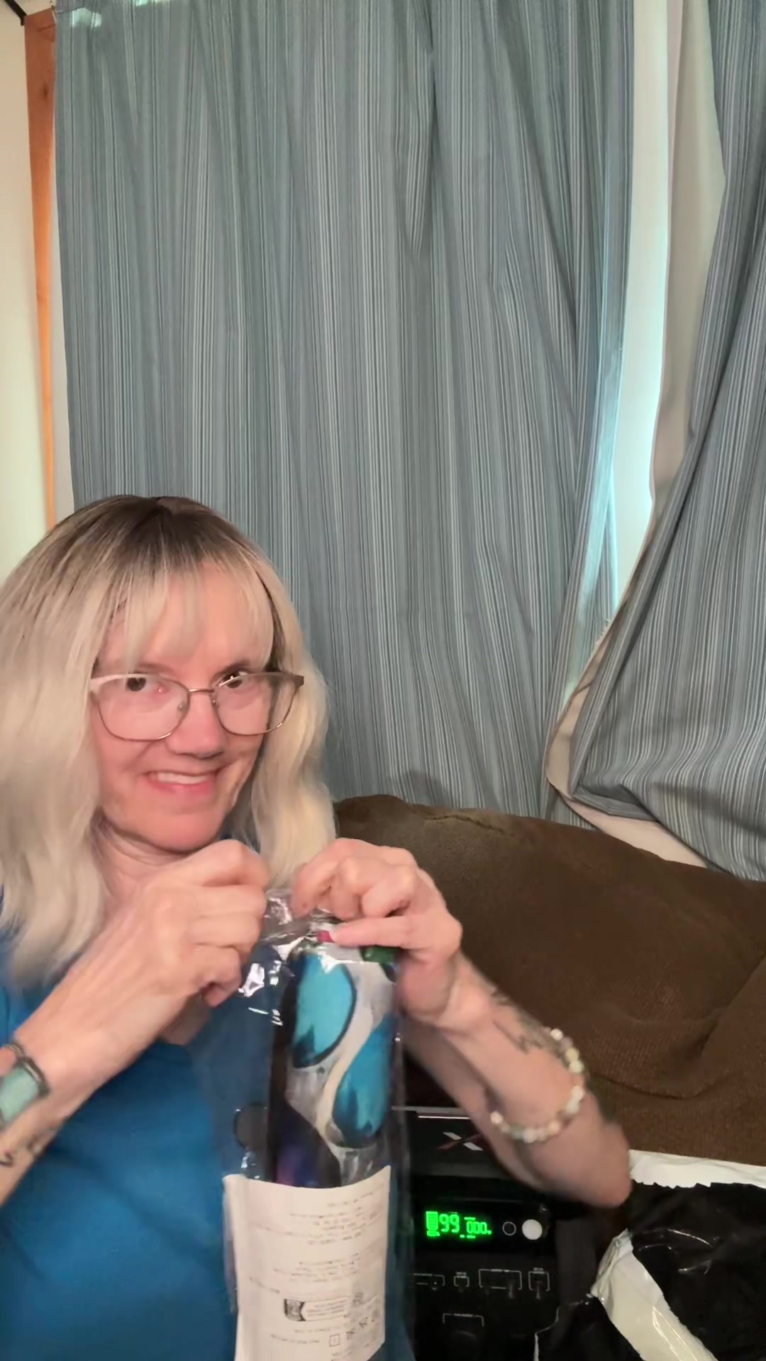 @CraftyLori🧵sews rite