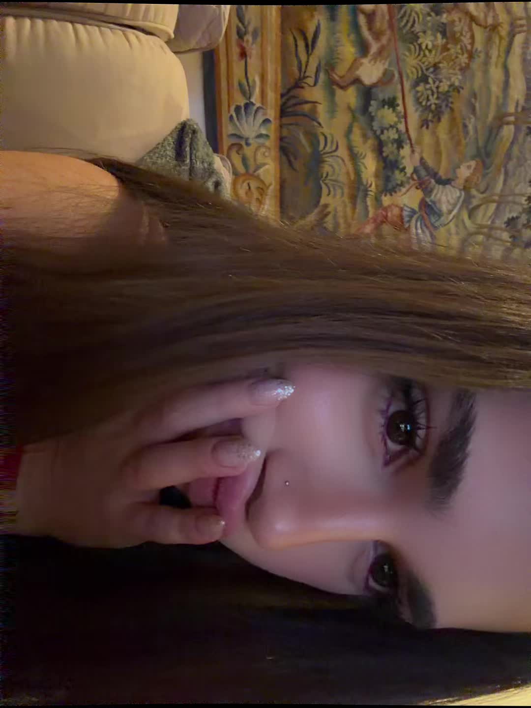 @_.aviisaa